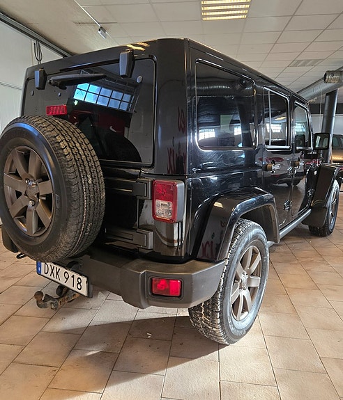 Jeep Wrangler Unlimited 11 of 12