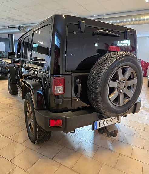 Jeep Wrangler Unlimited 12 of 12