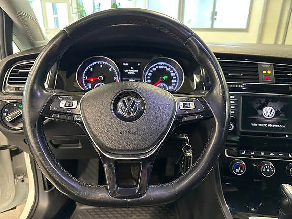 Volkswagen Golf VII 10 of 14