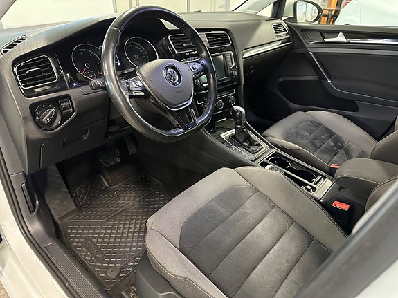 Volkswagen Golf VII 9 of 14
