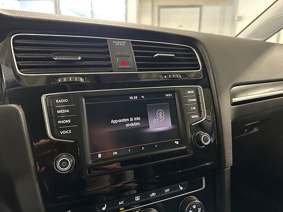 Volkswagen Golf VII 14 of 14