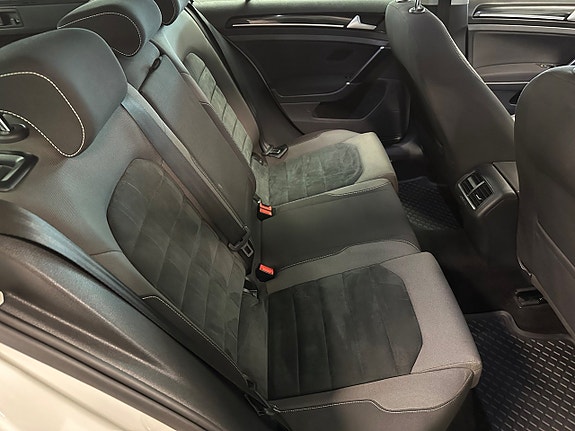 Volkswagen Golf VII 6 of 14