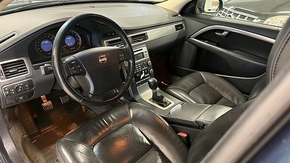 Volvo V70 14 of 21