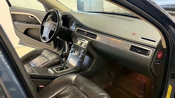 Volvo V70 17 of 21