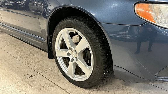 Volvo V70 5 of 21