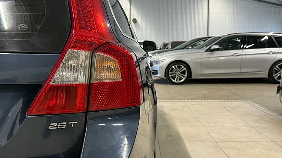 Volvo V70 10 of 21
