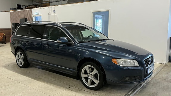 Volvo V70 2 of 21