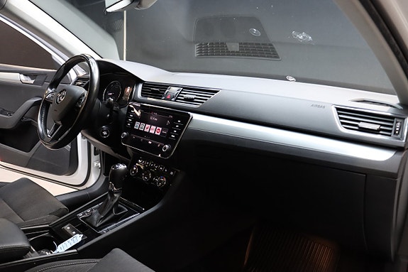 Skoda Superb 13 of 24