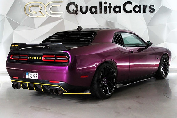 Dodge Challenger 4 of 5