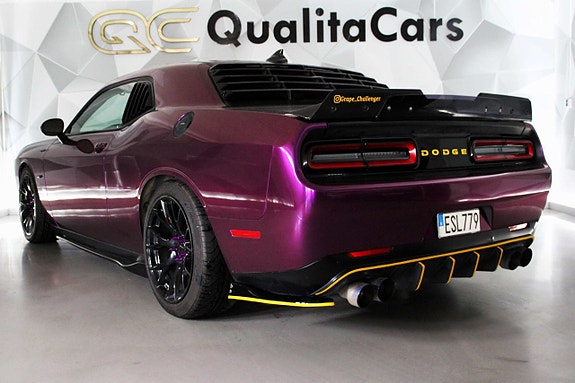Dodge Challenger 10 of 27