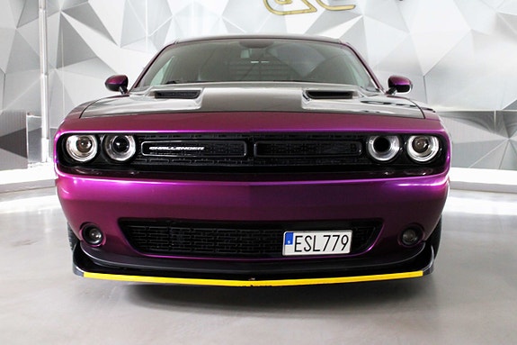 Dodge Challenger 9 of 27