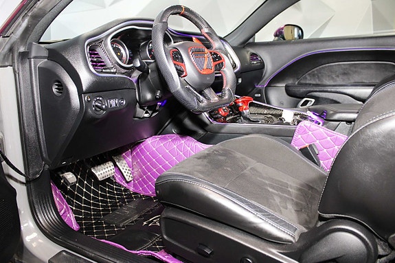 Dodge Challenger 11 of 27