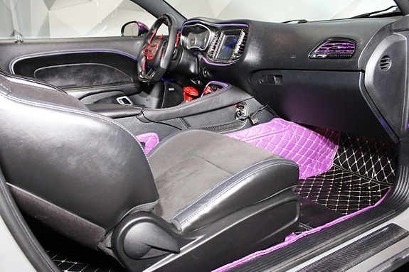 Dodge Challenger 12 of 27
