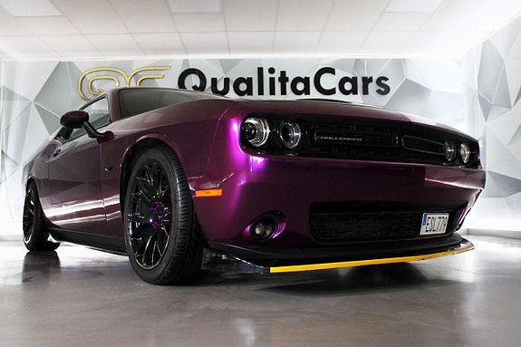 Dodge Challenger 6 of 27