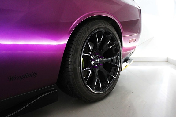 Dodge Challenger 23 of 27