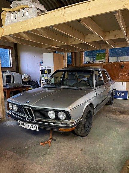 BMW 518i 12 of 16