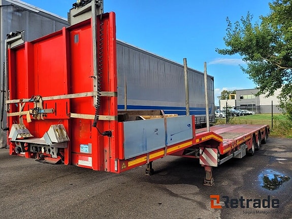 Jumbotrailer maskintrailer DOLL S3L