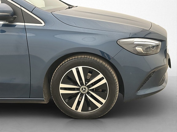 Mercedes-Benz B200 d 27 of 30