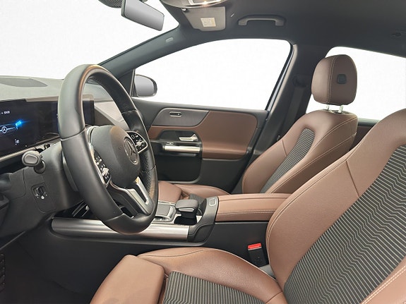 Mercedes-Benz B200 d 9 of 30