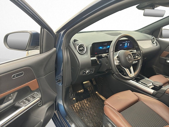 Mercedes-Benz B200 d 8 of 30