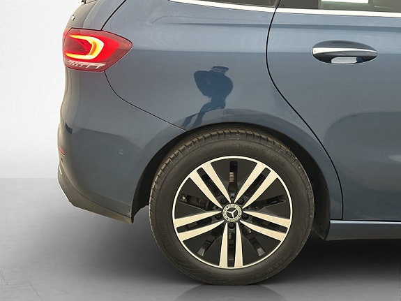 Mercedes-Benz B200 d 26 of 30