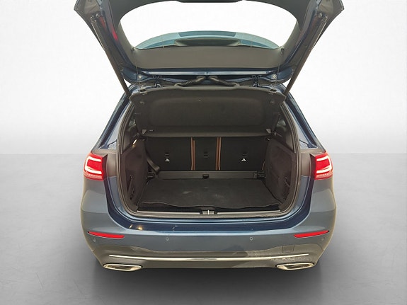 Mercedes-Benz B200 d 24 of 30