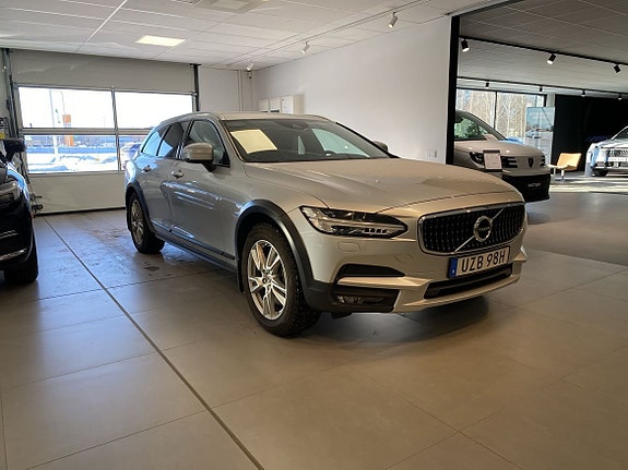 Volvo V90 Cross Country