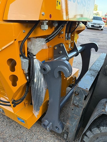 Lucas Raptor Telehandler 4 of 4