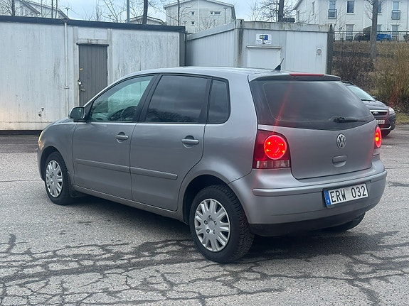 Volkswagen Polo 2 of 4