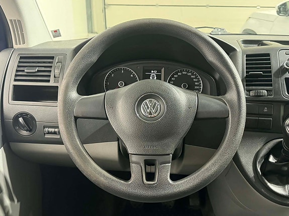 Volkswagen Caravelle 14 of 18