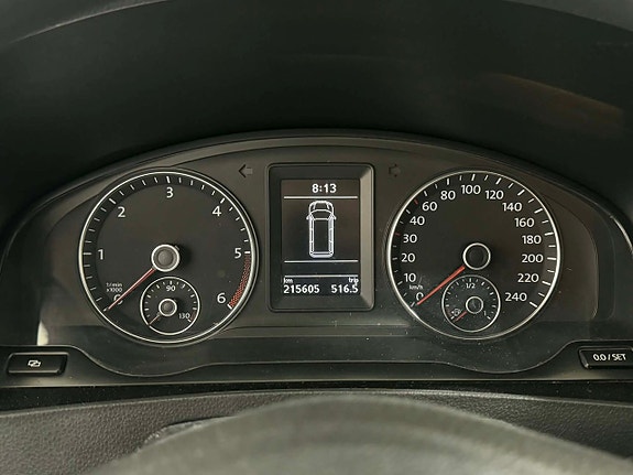Volkswagen Caravelle 16 of 18