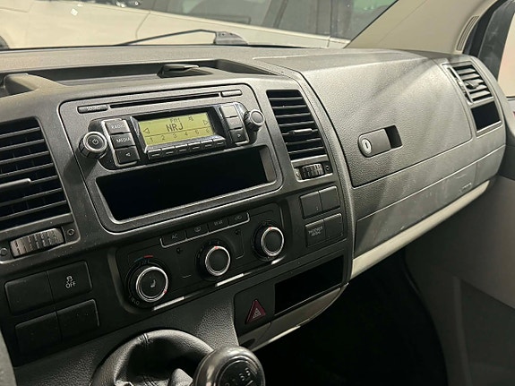 Volkswagen Caravelle 17 of 18