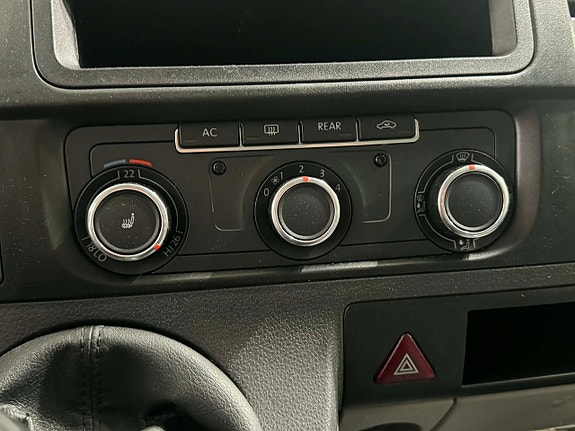 Volkswagen Caravelle 18 of 18