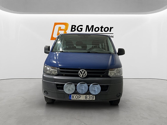 Volkswagen Caravelle 2 of 18