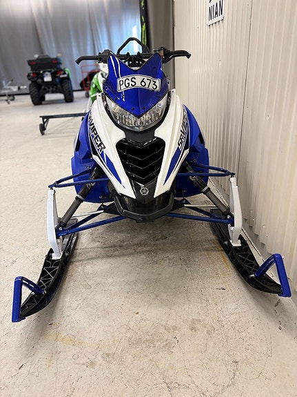 Yamaha Viper XTX 141" SE 3 of 11