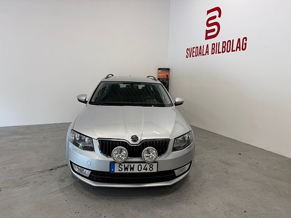 Skoda Octavia 2 of 5