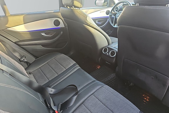 Mercedes-Benz E300 9 of 10
