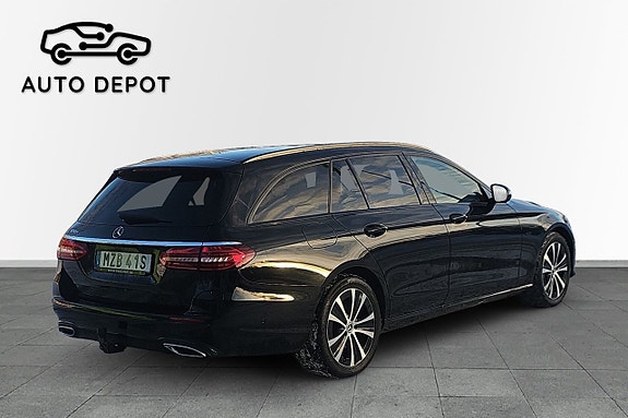 Mercedes-Benz E300 5 of 10