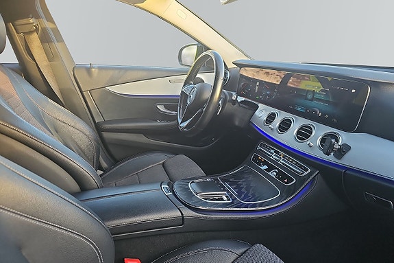 Mercedes-Benz E300 8 of 10
