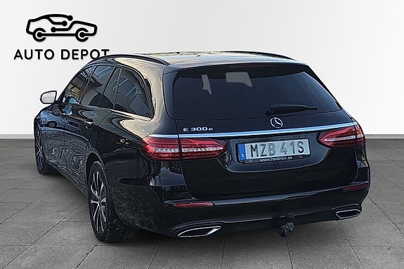 Mercedes-Benz E300 4 of 10