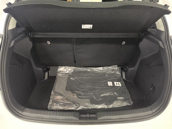 Toyota Yaris 8 of 10