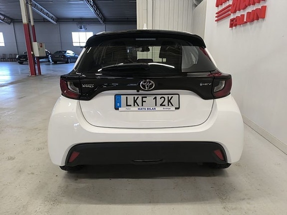 Toyota Yaris 5 of 10