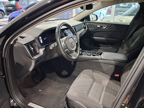 Volvo V60 2 of 8