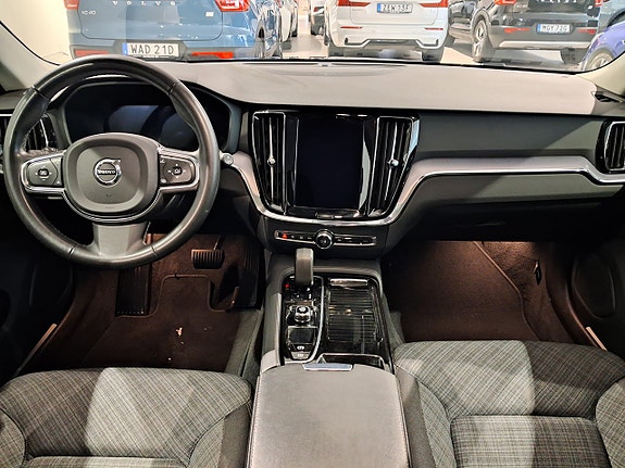 Volvo V60 6 of 8