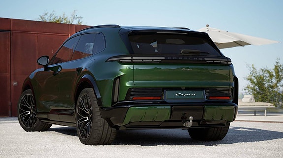 Porsche Cayenne Turbo 4 of 5