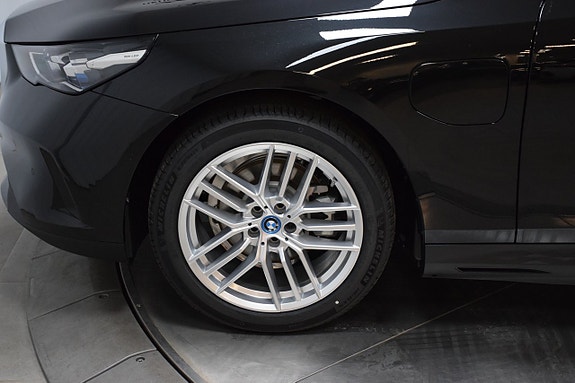 BMW 530e 19 of 19