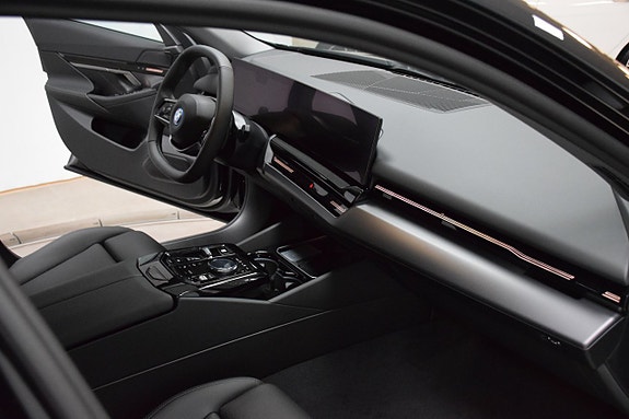 BMW 530e 17 of 19