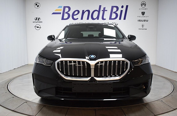 BMW 530e 2 of 19
