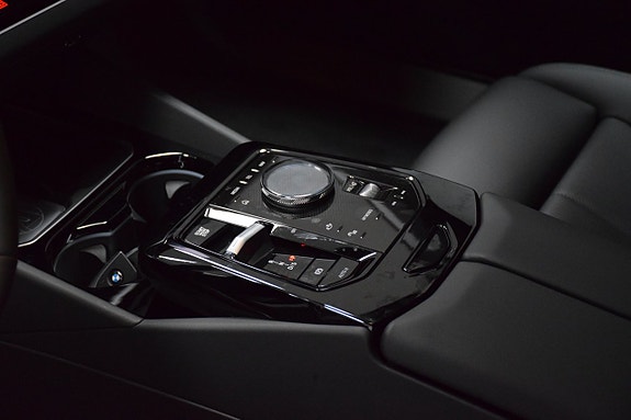 BMW 530e 12 of 19