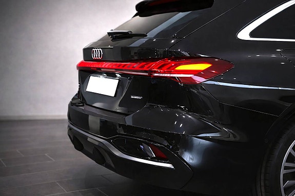 Audi A5 4 of 5